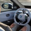Automatisierte Fahrzeuge: Entwicklung und Prüfung müssen getrennt bleiben