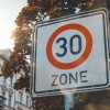 Studie zu Tempo 30: Weniger Unfälle, kaum längere Fahrzeit
