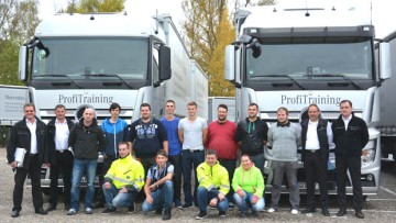 ECO Training Mercedes-Benz - Gruppenfoto