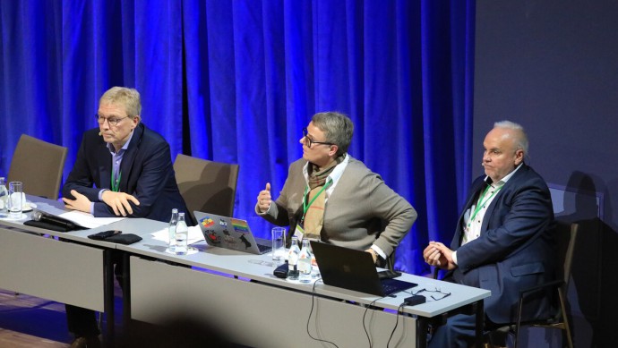 Frank Walkenhorst - Claudia-Maria Ewers-Lauer - Harry Bittner bei den Dialogen am FLK 2025