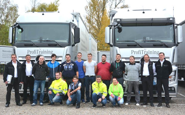 BEST BKF: ECO-Training bei Mercedes-Benz ECO Training Mercedes-Benz - Gruppenfoto