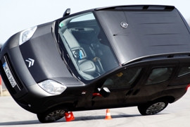 ADAC: Hochdach-Kombis nur mit ESP ADAC-Test