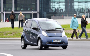 Peugeot_Elektroauto_Web