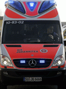 Rettungsfahrzeuge: Bei Blaulicht stehen bleiben Rettungwagen_Web