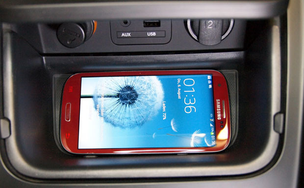 Kia: Smartphone laden ohne Kabel