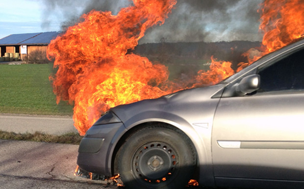 Wenn das Auto Feuer fängt