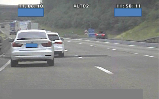 Mit über 150 km/h bis fast an die Stoßstange