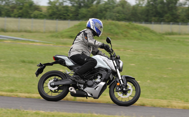 Motorradneuzulassungen boomen auch im Februar
