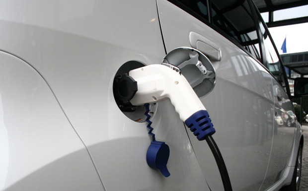 Privilegien für E-Autos dank neuem Kennzeichen
