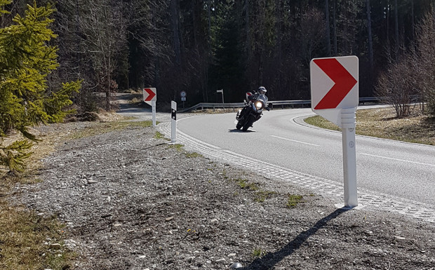 Verkehrsministerium investiert in Motorradsicherheit