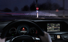 Mercedes-Benz Verkehrszeichen-Assistent