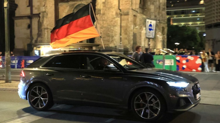Autokorso Fussball-EM Fussball-WM Fahne Deutschland
