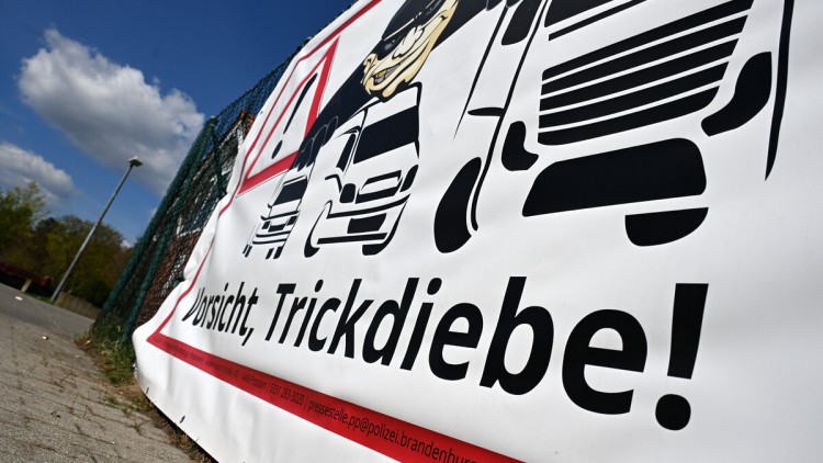 Trickdiebe Banner Polizei Brandenburg