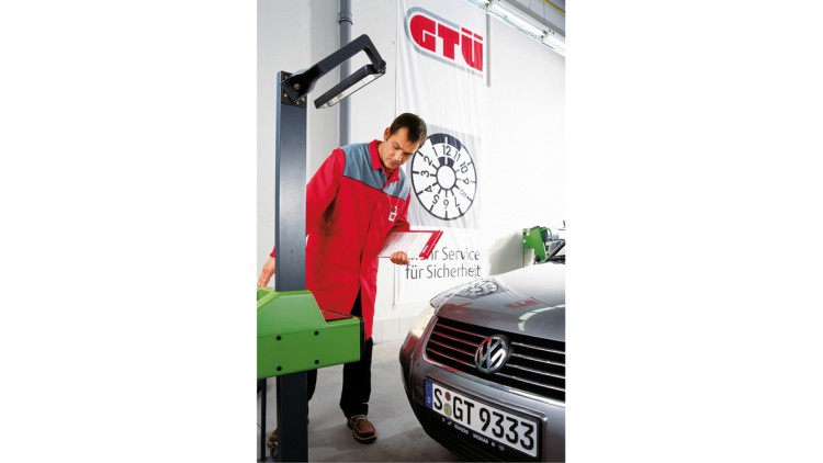 Licht- und Reifentest_GTÜ