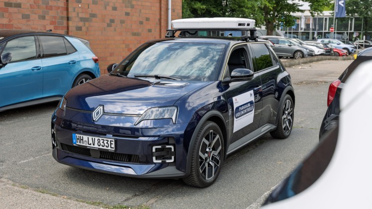 Scan-Fahrzeug zur Parküberwachung in Hamburg