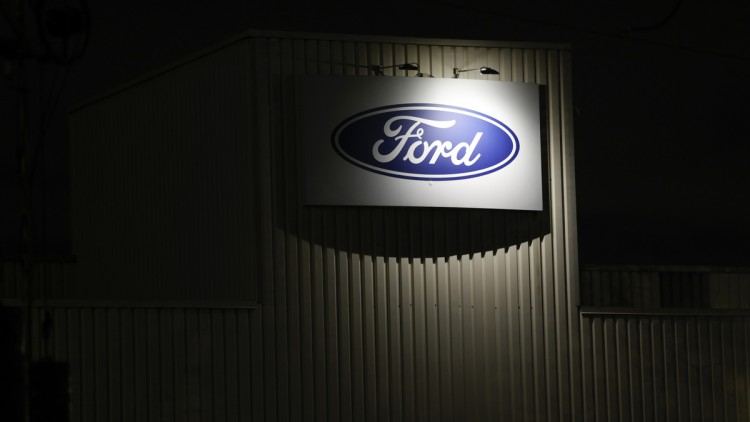 Ford Logo Firmenzentrale Köln