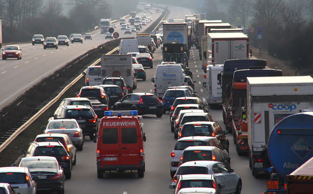 Bayern: Pilotprojekt zur Rettungsgasse gestartet