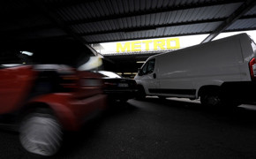 Rückwärtsausparken auf Parkplatz