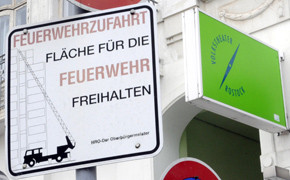 Verkehrsschild Feuerwehrzufahrt