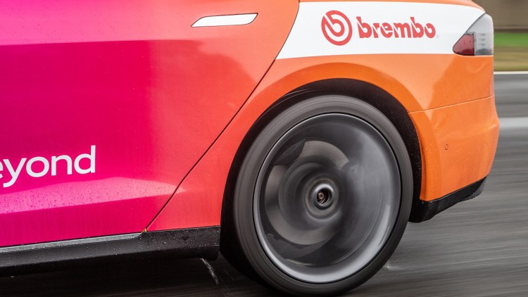 Besser bremsen dank künstlicher Intelligenz Brembo_Sensify