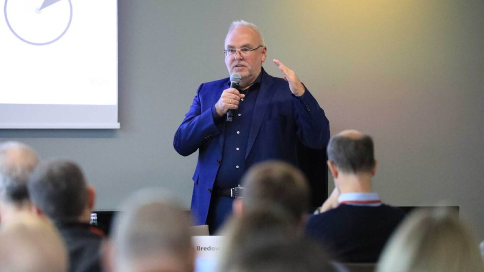 Referent mit Mikrofon